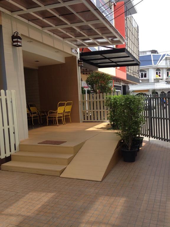 Prajaktra City Hostel Udon Thani Dış mekan fotoğraf