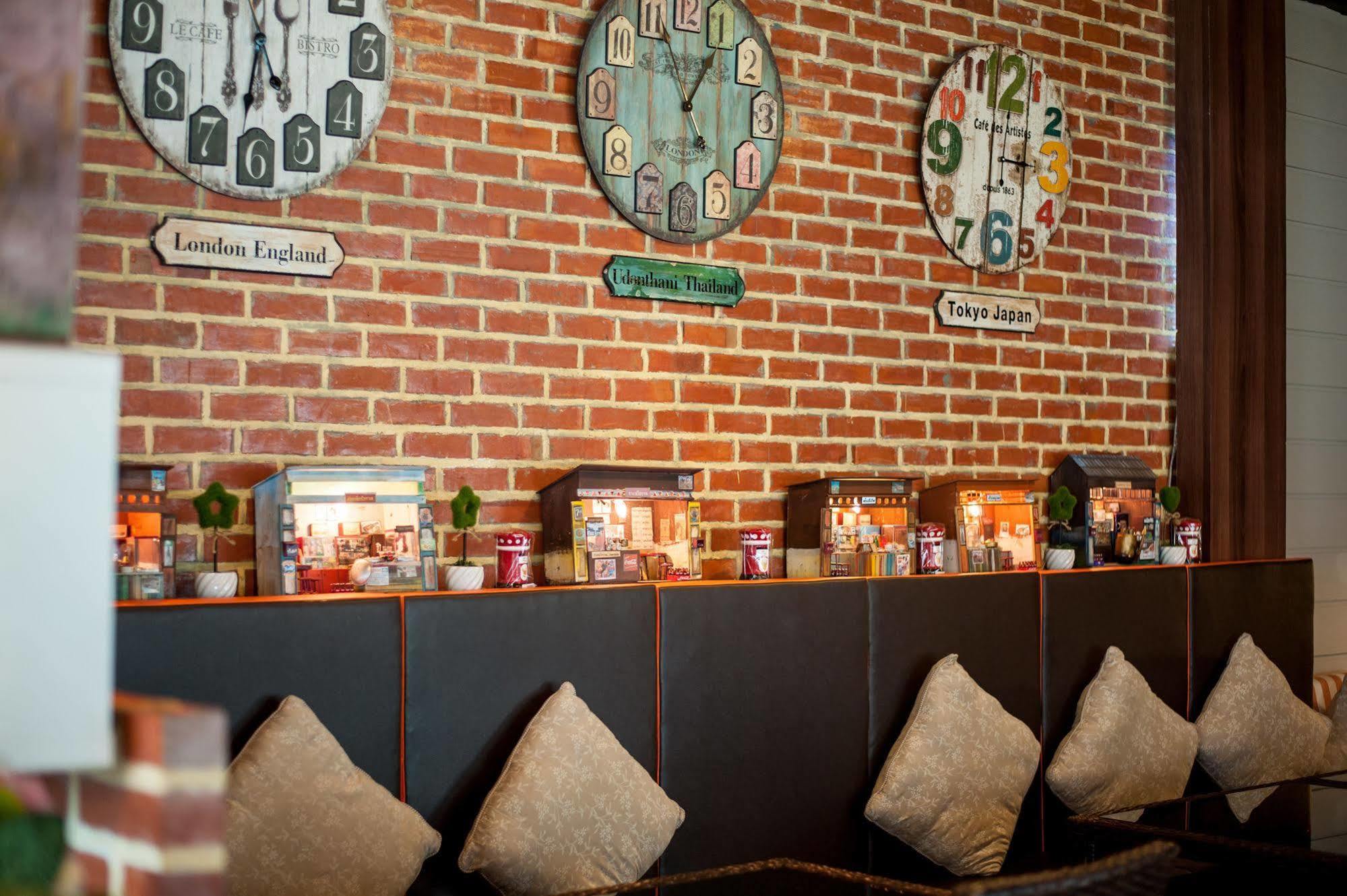 Prajaktra City Hostel Udon Thani Dış mekan fotoğraf